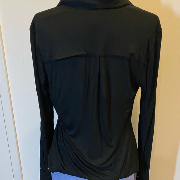 Buttoned Blouse - Picture 3 of 4